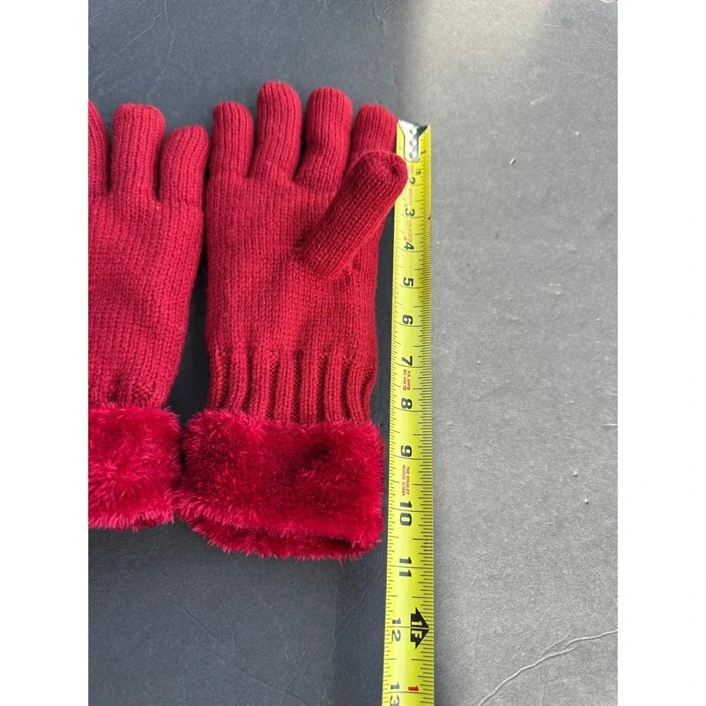 UGG Australia Red Cable Knit Gloves W. Faux Fur Trim Logo Patch Winter Accessory